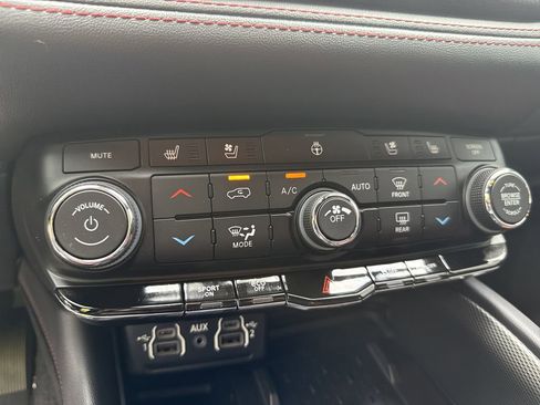 Used 2025 Dodge Durango R/T image 31