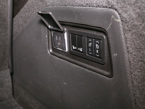 Used 2021 Cadillac Escalade Premium Luxury w/ Performance Package image 14