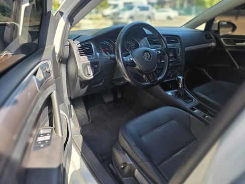 Used 2015 Volkswagen e-Golf SEL Premium image 29