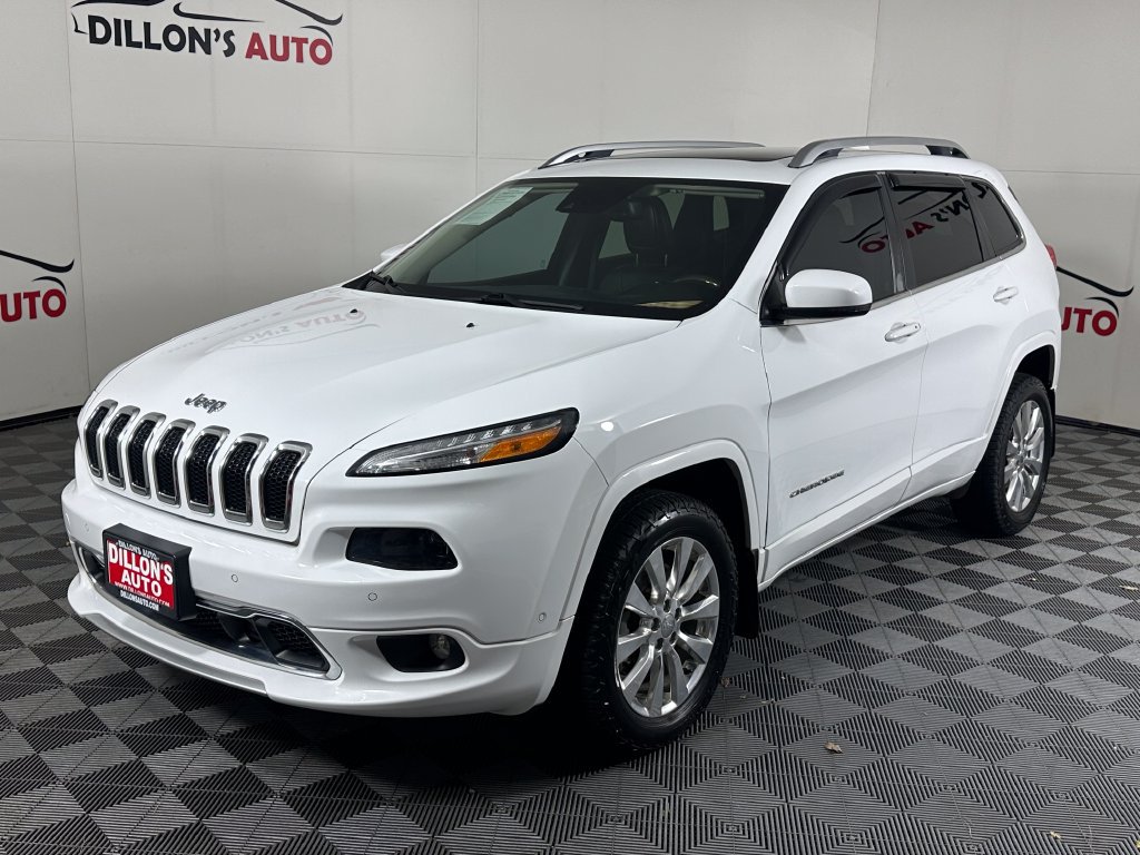 Used 2017 Jeep Cherokee Overland w/ Technology Group AWD/4WD image 2