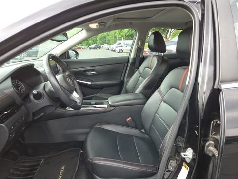 Used 2021 Nissan Sentra SR w/ SR Premium Package FWD image 5