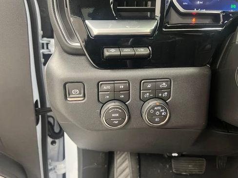 New 2026 Chevrolet Silverado 1500 High Country AWD/4WD image 14