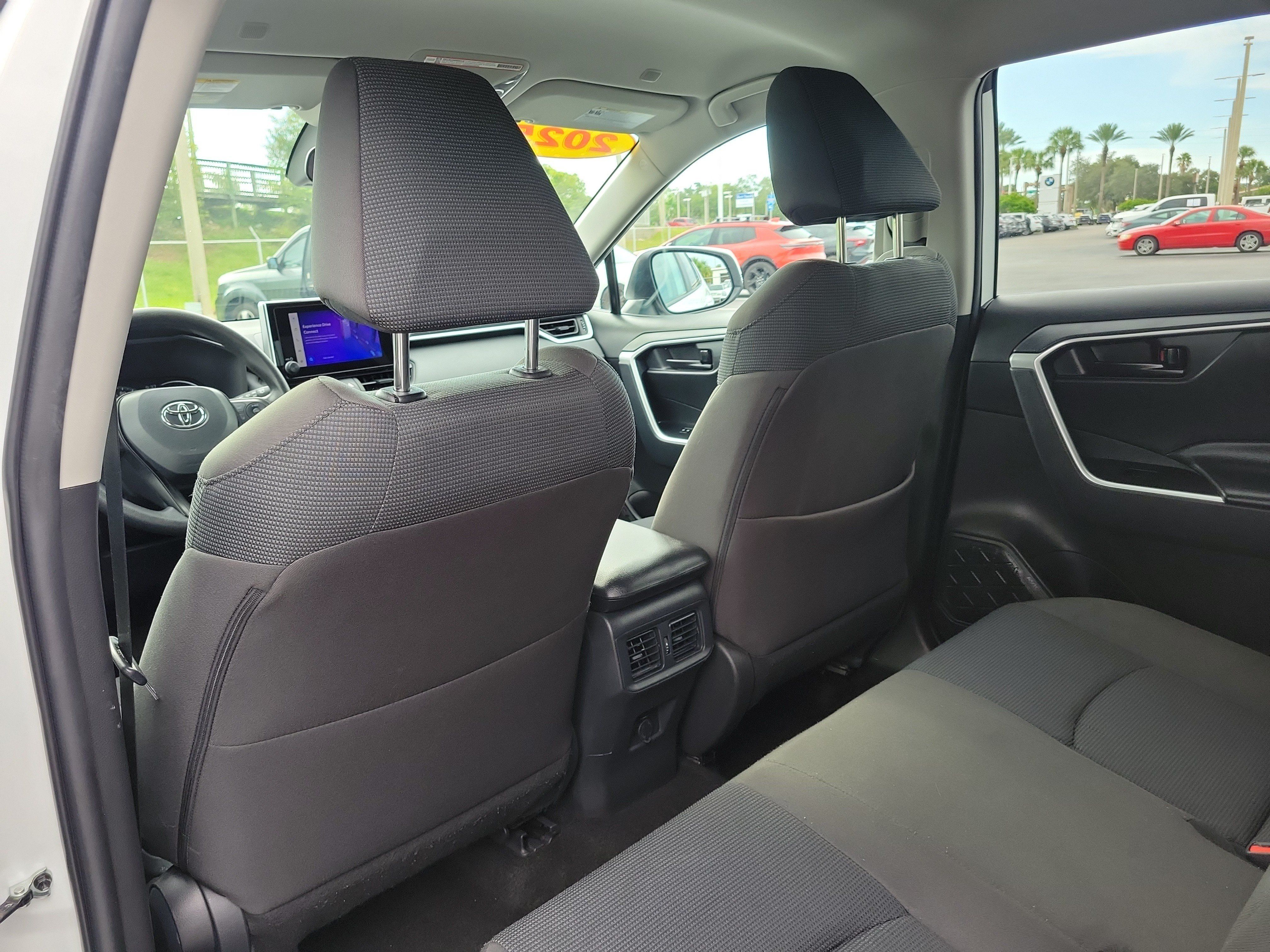 Used 2025 Toyota RAV4 LE AWD/4WD image 11