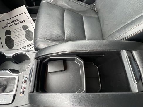 Used 2017 Toyota Highlander Limited image 16