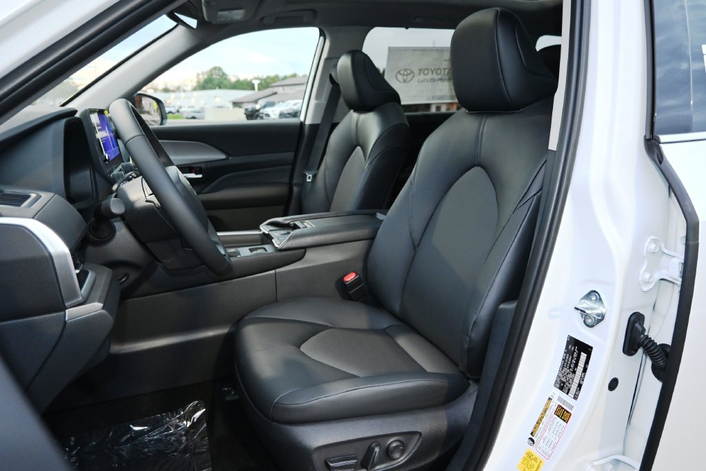 New 2026 Toyota Grand Highlander AWD Hybrid image 12