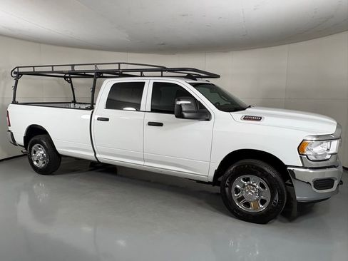 Used 2024 RAM 2500 Tradesman w/ Chrome Appearance Group image 11