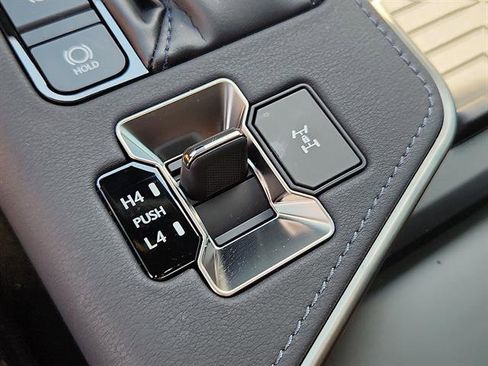 Used 2024 Lexus GX 550 Luxury image 16