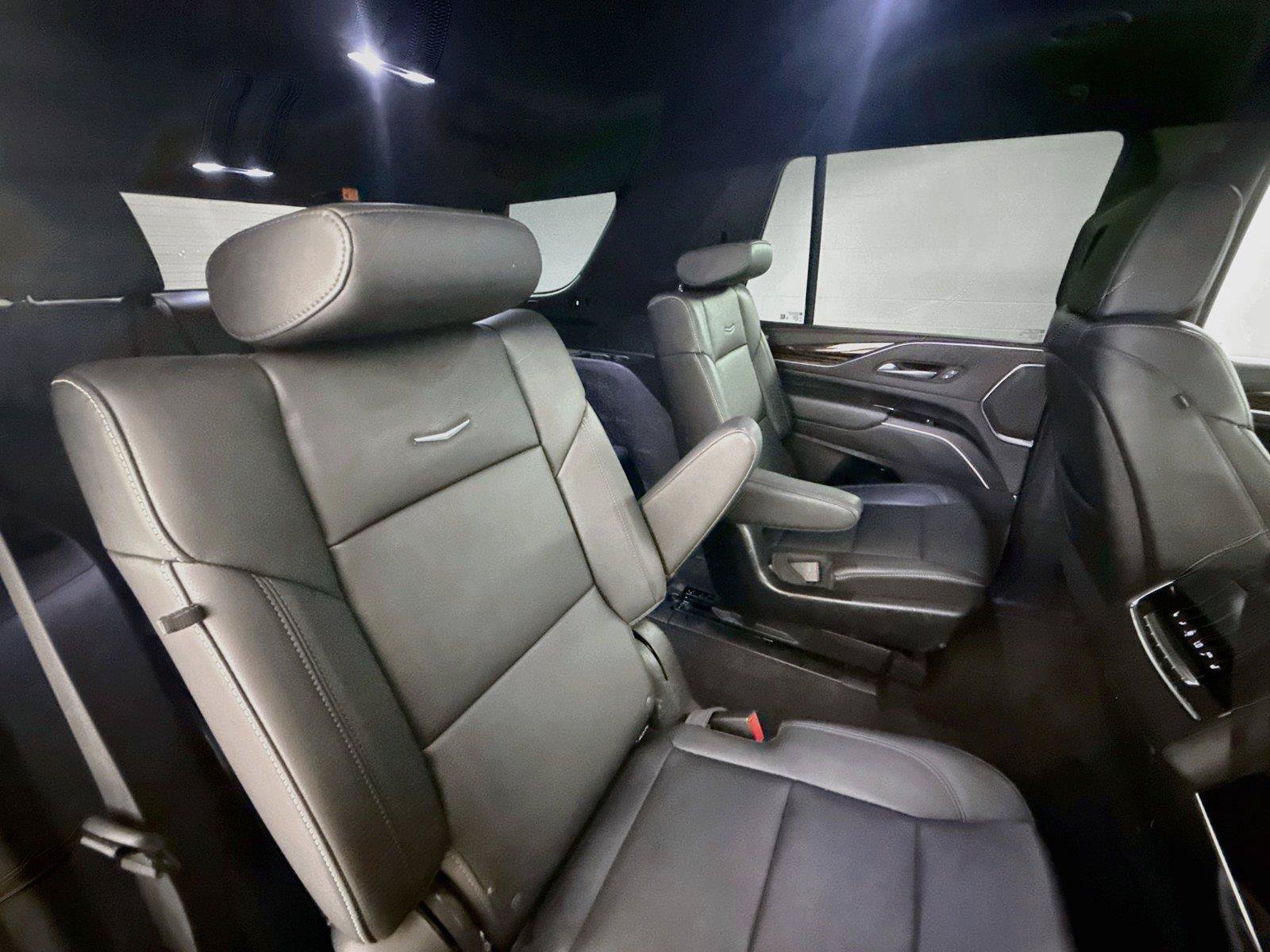 Used 2023 Cadillac Escalade Luxury RWD image 13