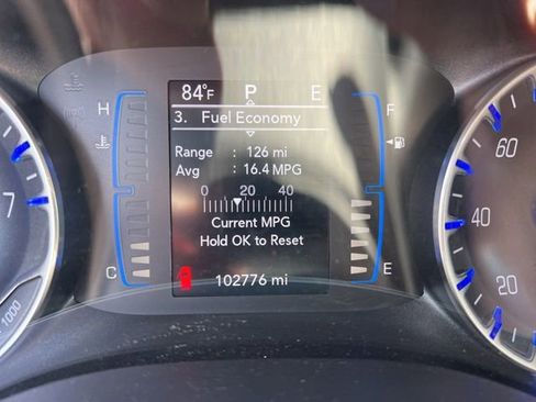 Used 2017 Chrysler Pacifica Touring image 12