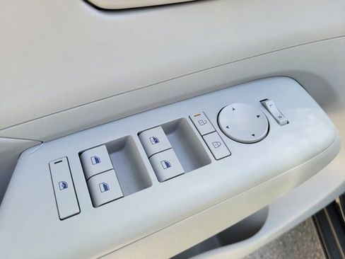 Certified 2026 Hyundai Kona SE FWD image 15