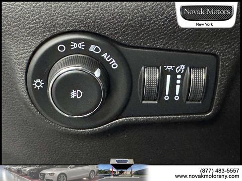 Used 2023 Jeep Compass Limited w/ Sun and Sound Group AWD/4WD image 23