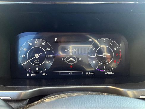 Used 2023 Kia Sorento SX image 19