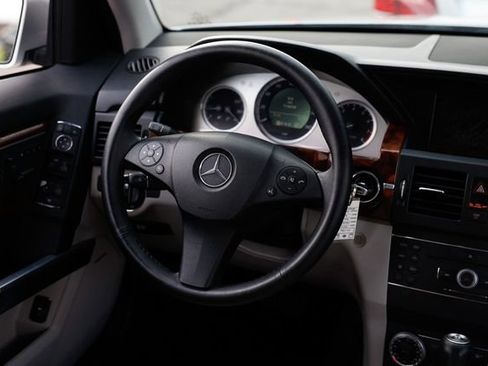 Used 2010 Mercedes-Benz GLK 350 2WD w/ Multimedia Pkg image 32
