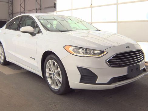 Used 2019 Ford Fusion SE FWD image 17