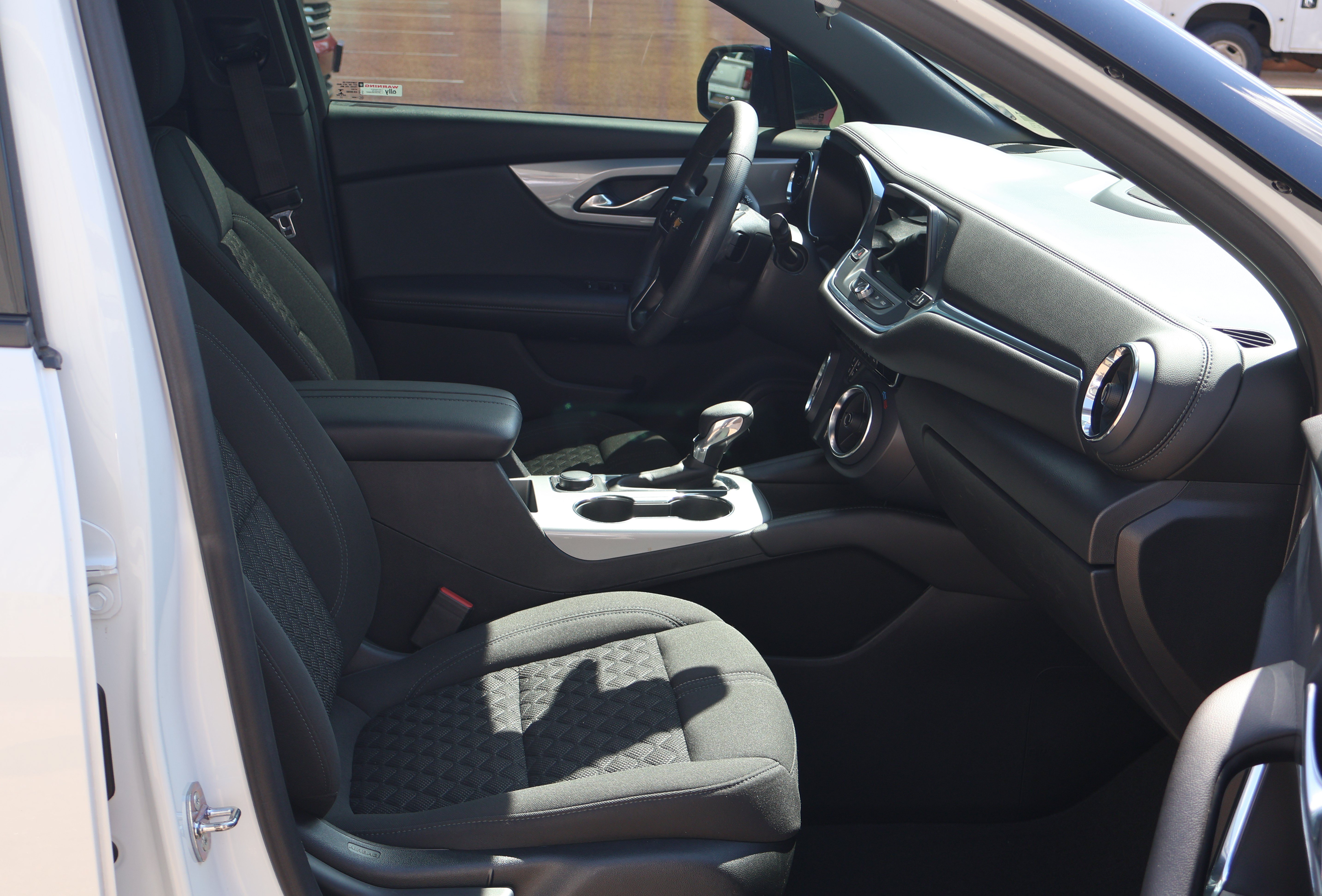 Used 2022 Chevrolet Blazer LT w/ Midnight/Sport Edition FWD image 12