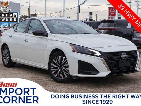 Used 2025 Nissan Altima 2.5 SV FWD image 1