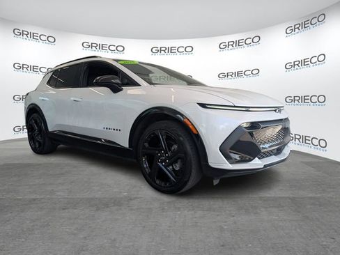 Used 2025 Chevrolet Equinox EV RS image 1