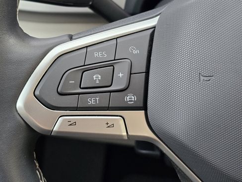 Used 2022 Volkswagen Atlas SE w/ Panoramic Sunroof Package AWD/4WD image 16