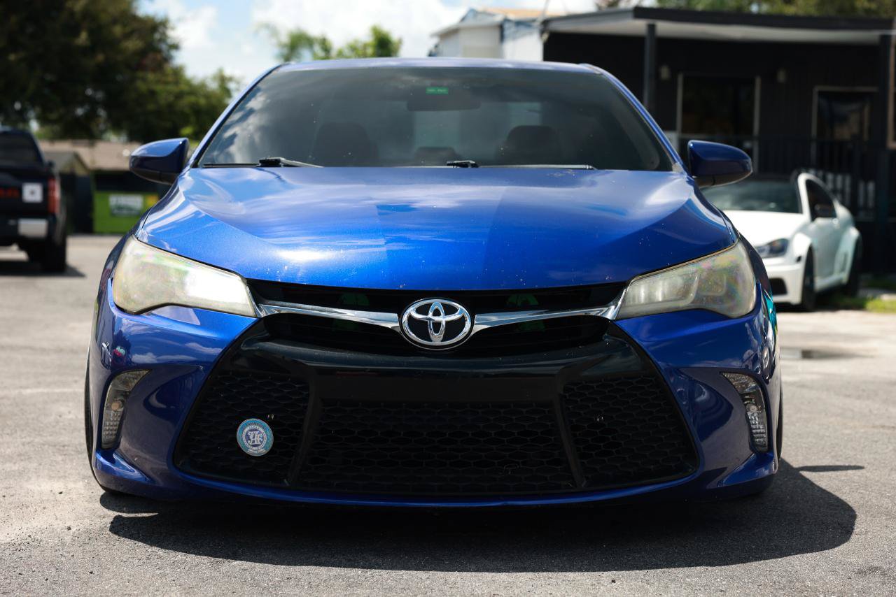 Used 2015 Toyota Camry SE FWD image 19