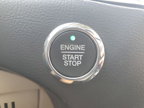 Used 2019 Ford Edge Titanium w/ Equipment Group 301A image 32