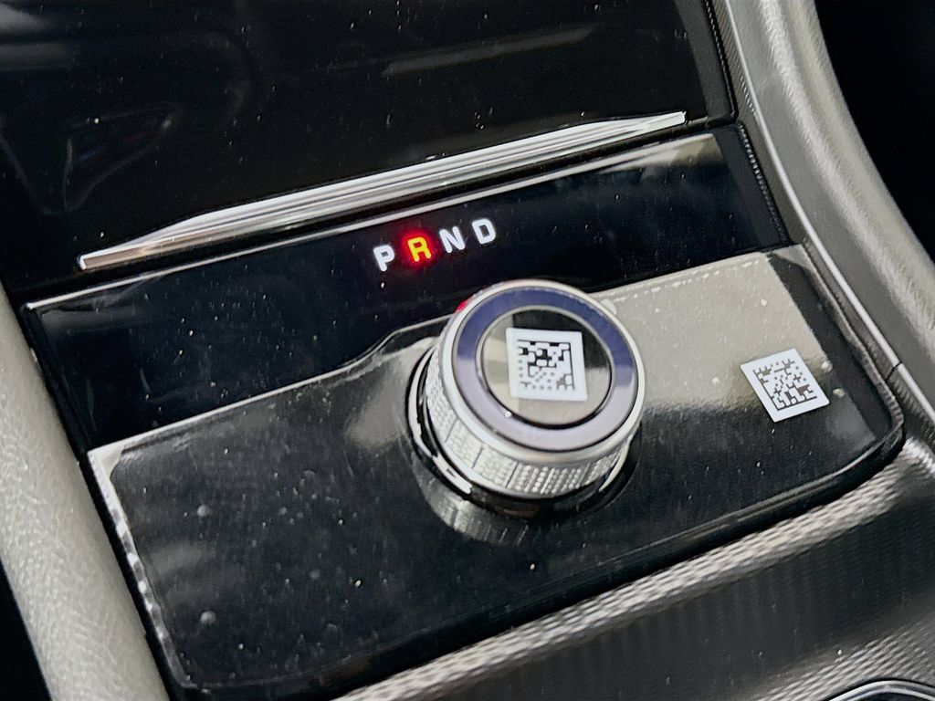 Certified 2025 Jeep Grand Cherokee Limited w/ Luxury Tech Group II RWD image 18