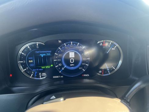 Used 2017 Cadillac Escalade Luxury image 9