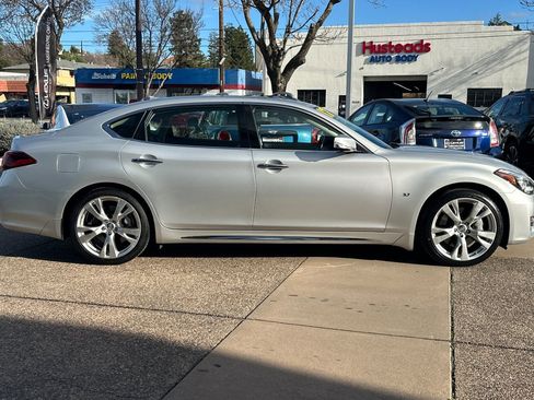 Used 2017 INFINITI Q70 L 3.7 w/ Deluxe Touring Package image 3