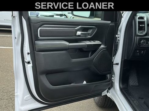 Used 2025 RAM 1500 4x4 Crew Cab image 9