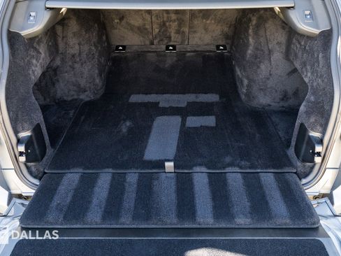 Used 2023 Rolls-Royce Cullinan w/ Cullinan Package image 33