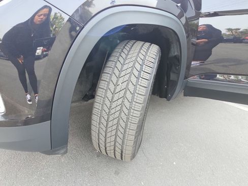 Used 2024 Volkswagen Atlas SE image 34