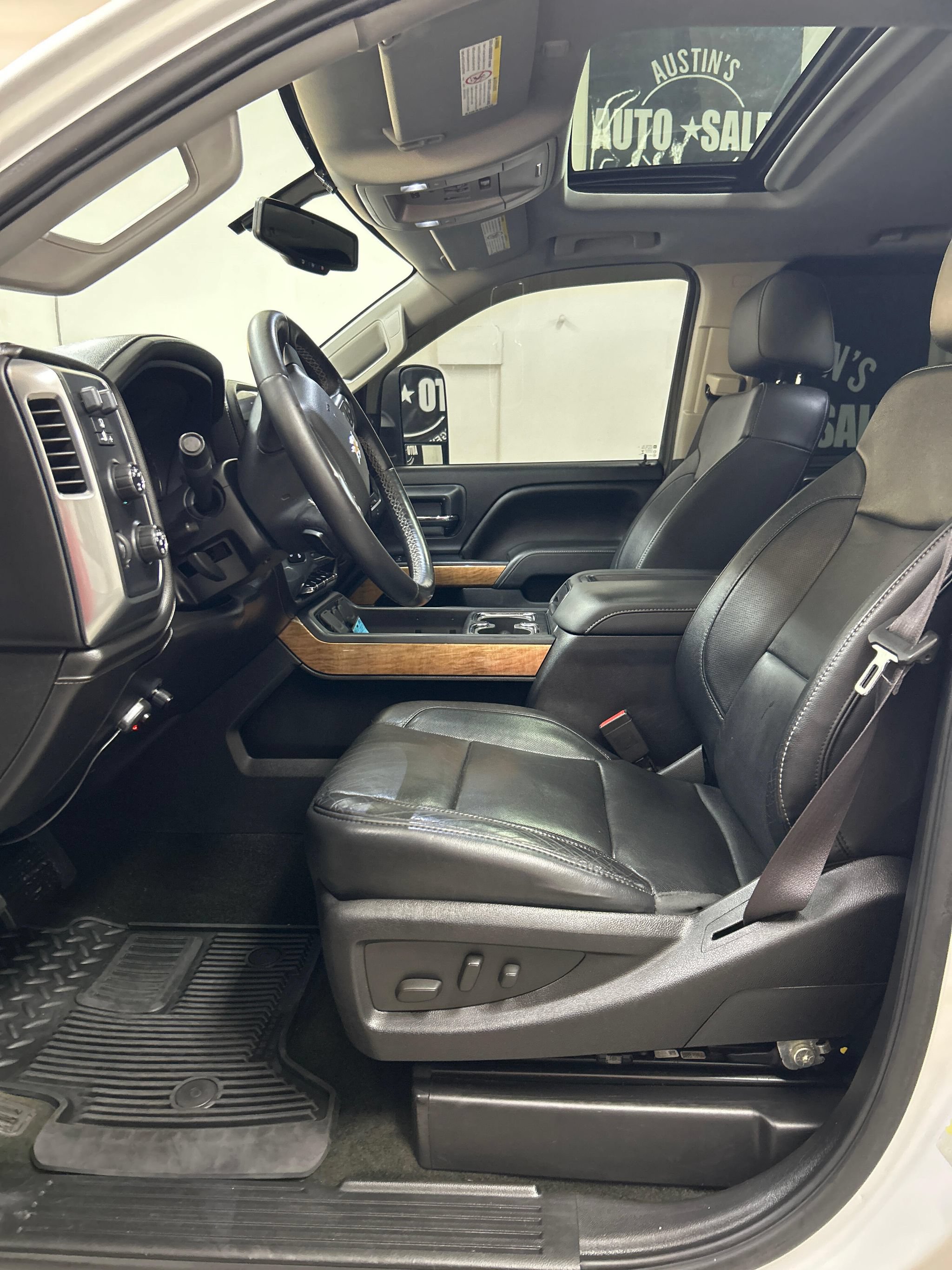 Used 2015 Chevrolet Silverado 2500 LTZ AWD/4WD image 8