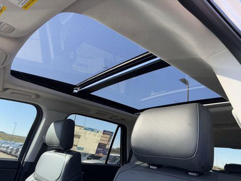 New 2025 Ford Expedition Active image 55