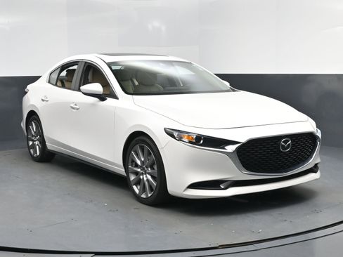 Used 2022 MAZDA MAZDA3 s image 8