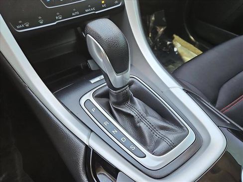 Used 2015 Ford Fusion SE FWD image 11