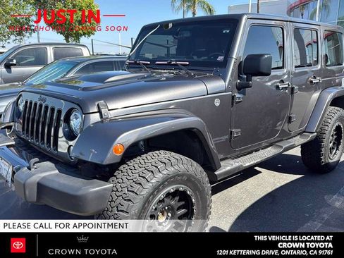 Used 2018 Jeep Wrangler Unlimited Sahara AWD/4WD image 1