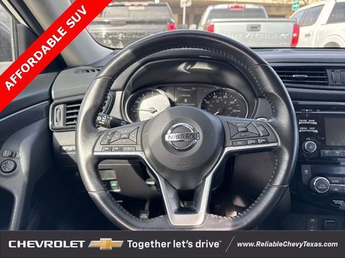 Used 2017 Nissan Rogue SV image 17