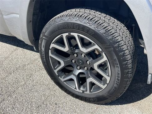 Used 2025 RAM 1500 Laramie image 16