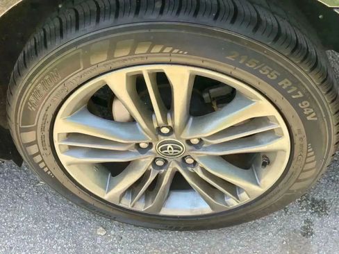 Used 2016 Toyota Camry SE image 6