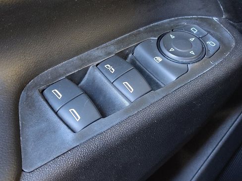 Used 2020 Chevrolet Equinox LT FWD image 27