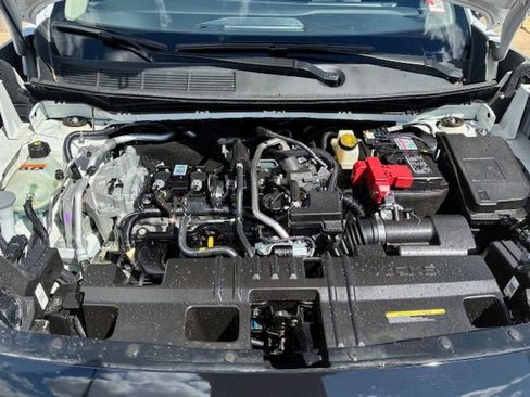 Used 2025 Nissan Kicks SV AWD/4WD image 6