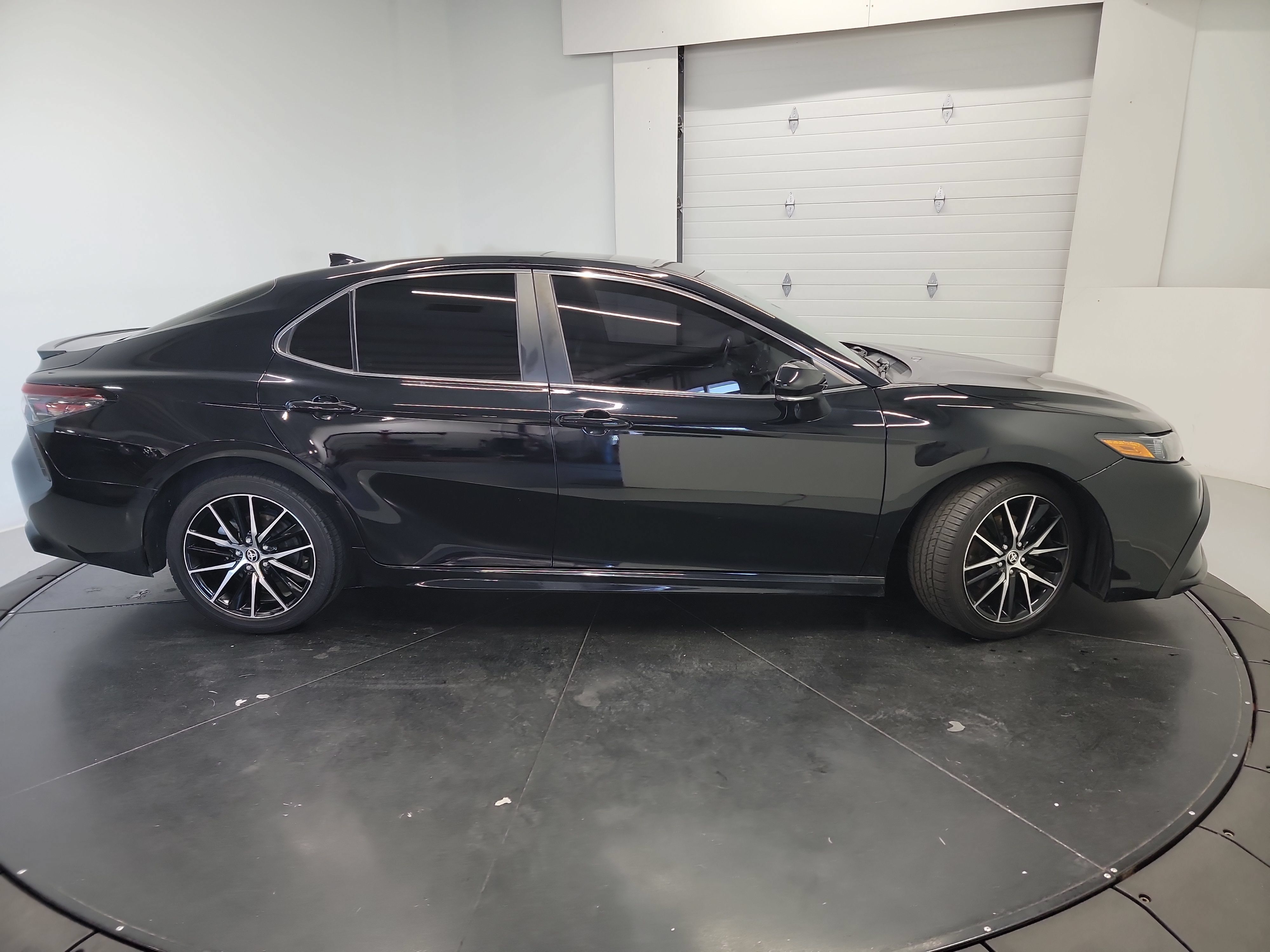 Used 2023 Toyota Camry SE w/ Convenience Package FWD image 11