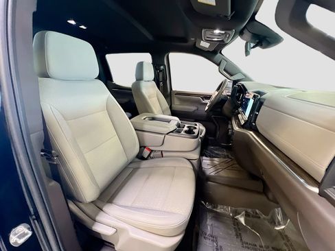 Used 2022 Chevrolet Silverado 1500 LT AWD/4WD image 25