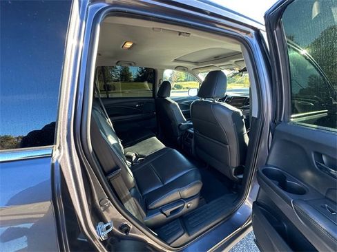 Used 2022 Honda Pilot Special Edition image 17