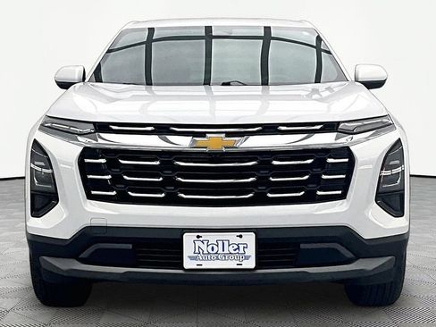 Used 2025 Chevrolet Equinox LT AWD/4WD image 3