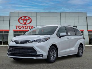 New 2026 Toyota Sienna XLE FWD video 1
