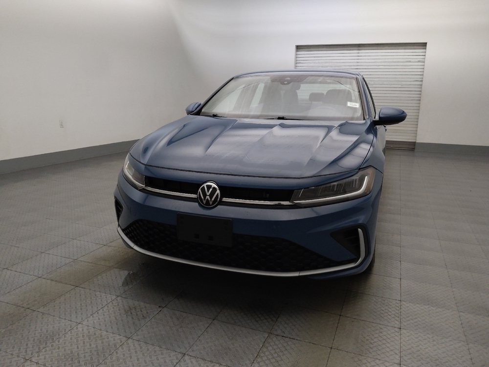 Used 2025 Volkswagen Jetta SE FWD image 15