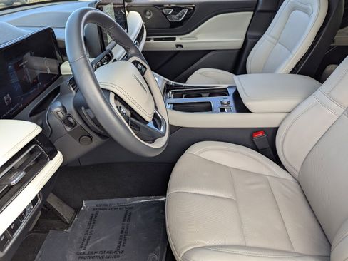 Used 2025 Lincoln Aviator Reserve w/ Illumination Package image 29
