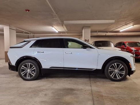 New 2026 Cadillac Lyriq Premium Luxury AWD/4WD image 4
