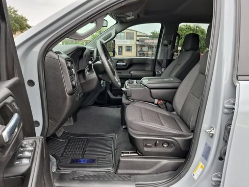 Certified 2025 Chevrolet Silverado 2500 Custom w/ Custom Value Package AWD/4WD image 17