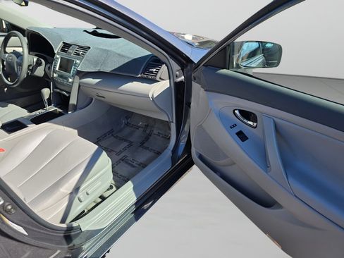 Used 2009 Toyota Camry Hybrid FWD image 25